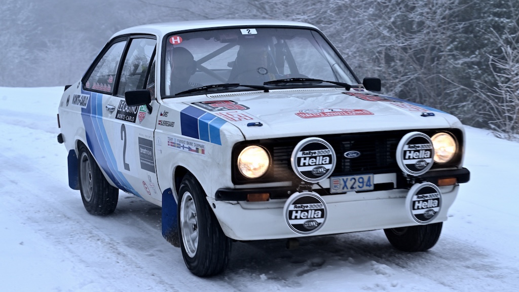 Efter en god start blev Henrik Bjerregaard og Mirek Svec ramt frontalt af en modkørende bilist. De er nu ude af Rallye Monte-Carlo Historique.
(Foto: Per Vilslev)